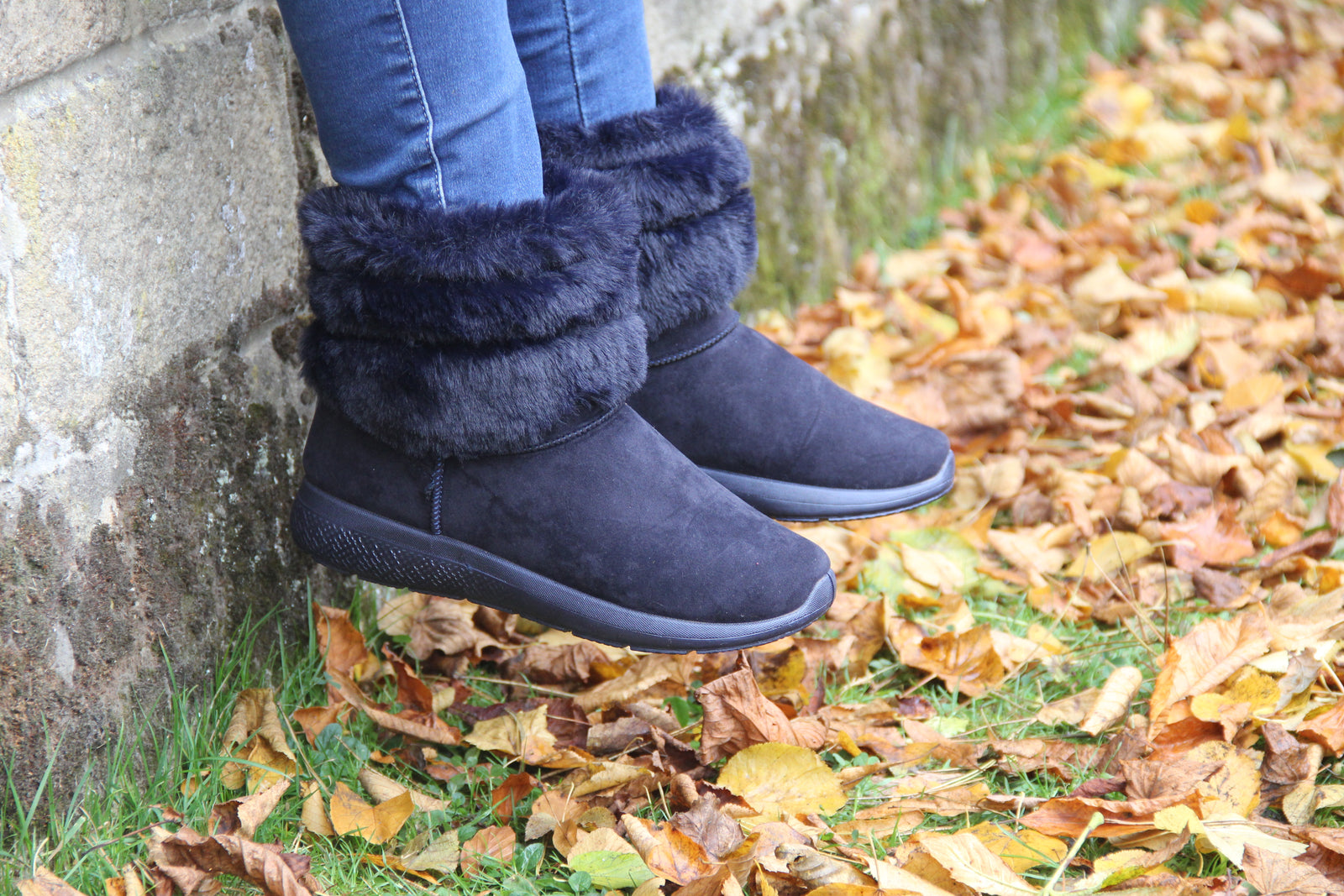 What does the "faux" in faux fur mean and other women’s boots FAQs 