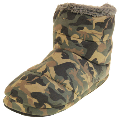 Camo slippers mens. Slipper boots with a camouflage army print textile upper. In khaki, brown, black and sand colours. With a firm black synthetic sole with grip to the base. Grey faux fur lining. Left foot at an angle.