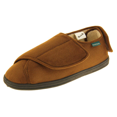 Mens adjustable slippers. Full back slippers with brown upper. Adjustable touch fasten strap to the top of the foot and around the back of the heel. Small white label on the outside rim, with Dunlop branding sewn in black. Cream faux fur lining. Firm black sole. Left foot at an angle.